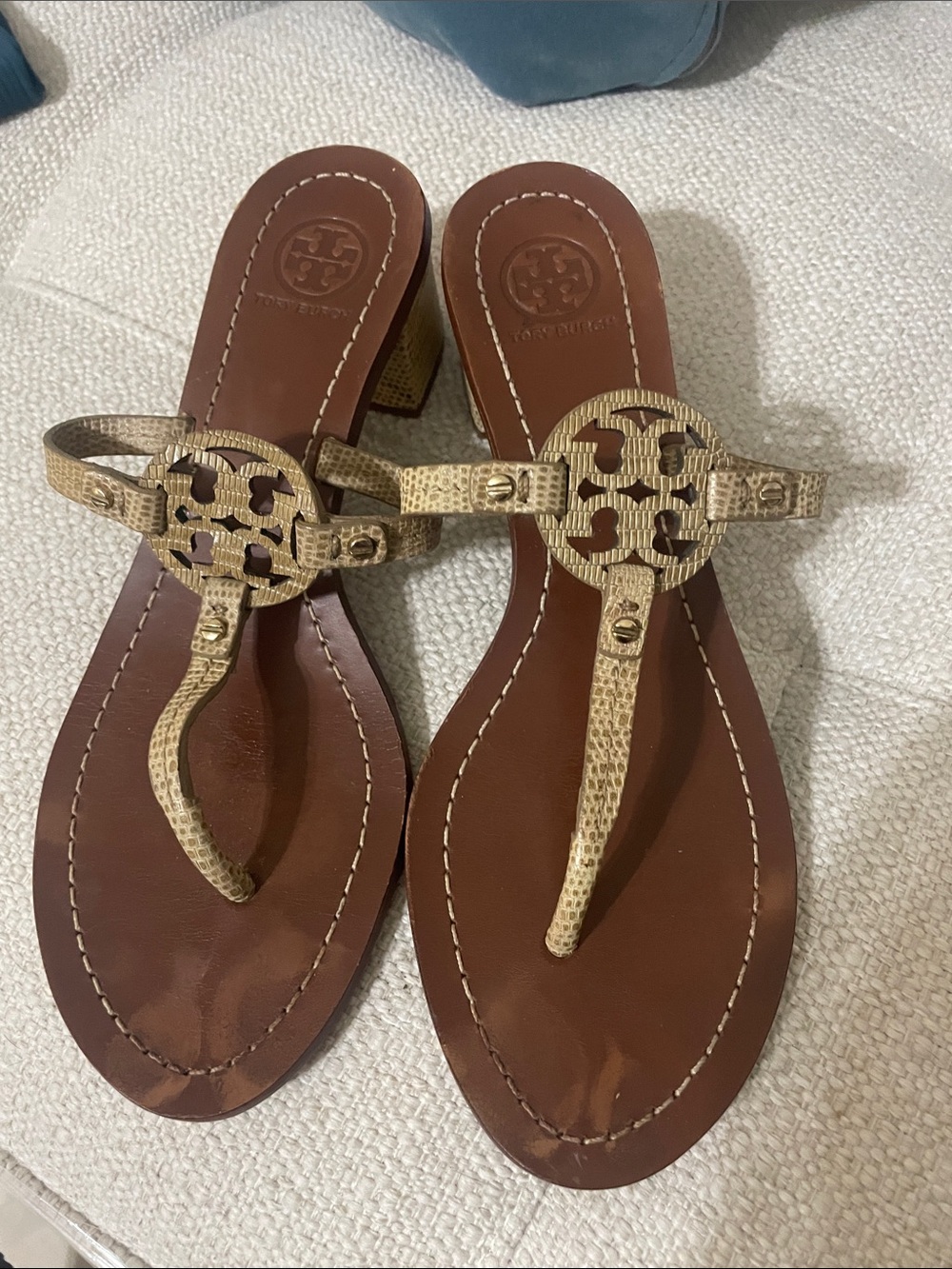 Tory Burch Brown Leather Sandals with Gold Logo Medallion - Picture 2 of 7